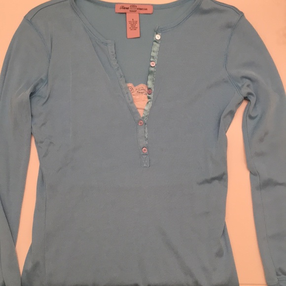 Top - Picture 2 of 6